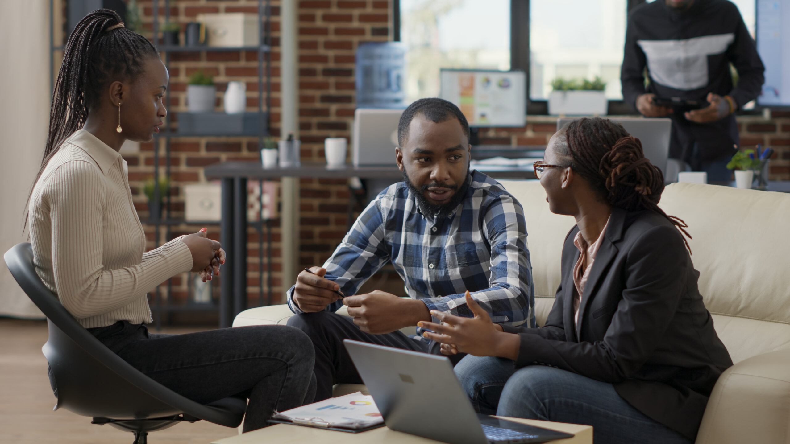 A group of entrepreneurs discussing 